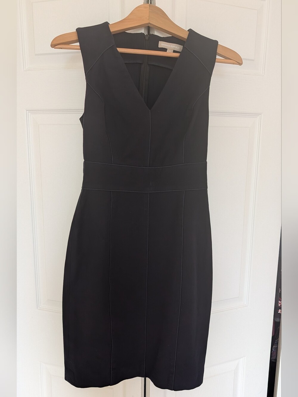 Banana Republic Dark Blue Sleeveless V-Neck Sheath Dress